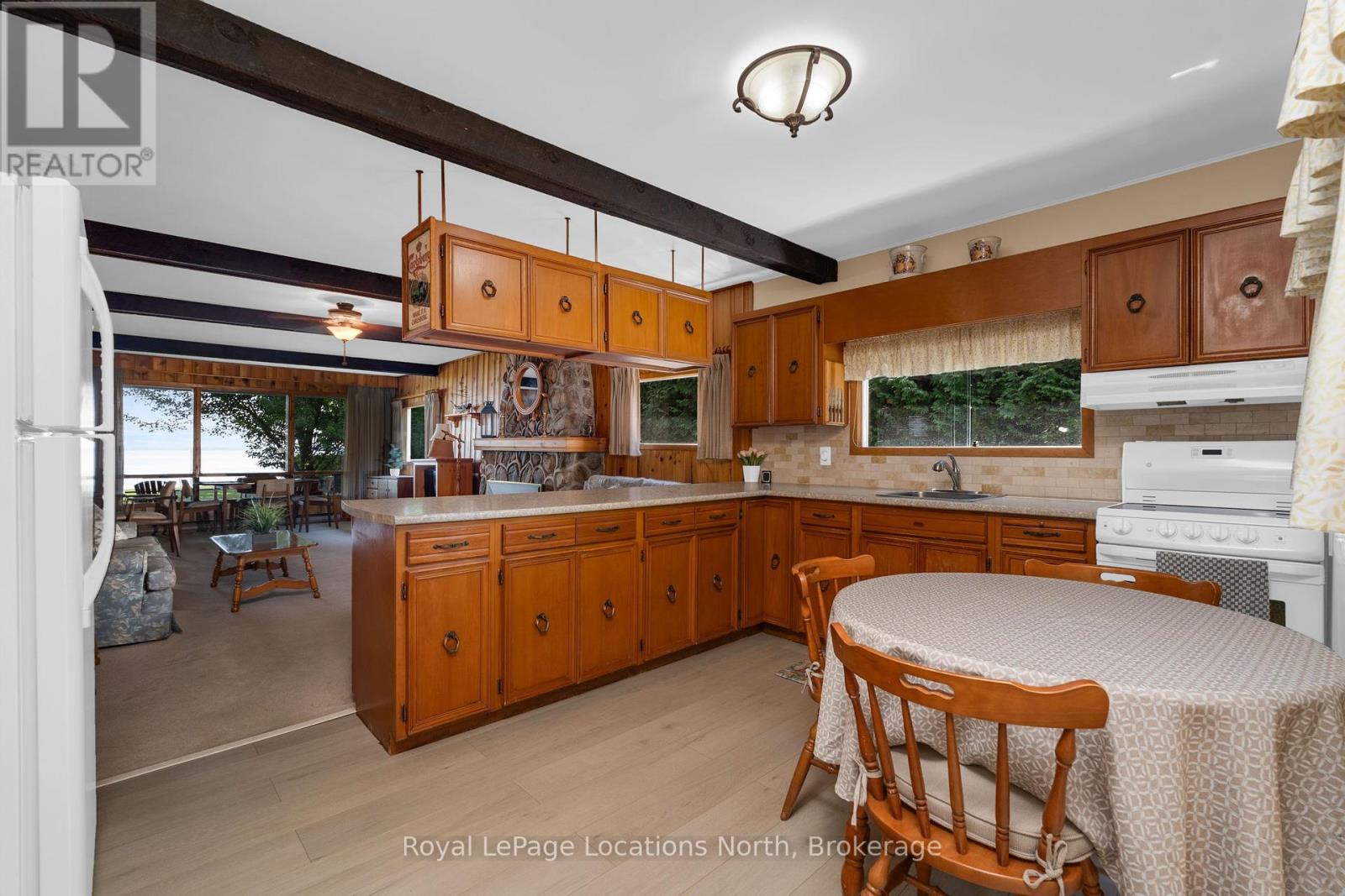 297 Beach Road, Innisfil, Ontario  L0L 1R0 - Photo 8 - N12314196