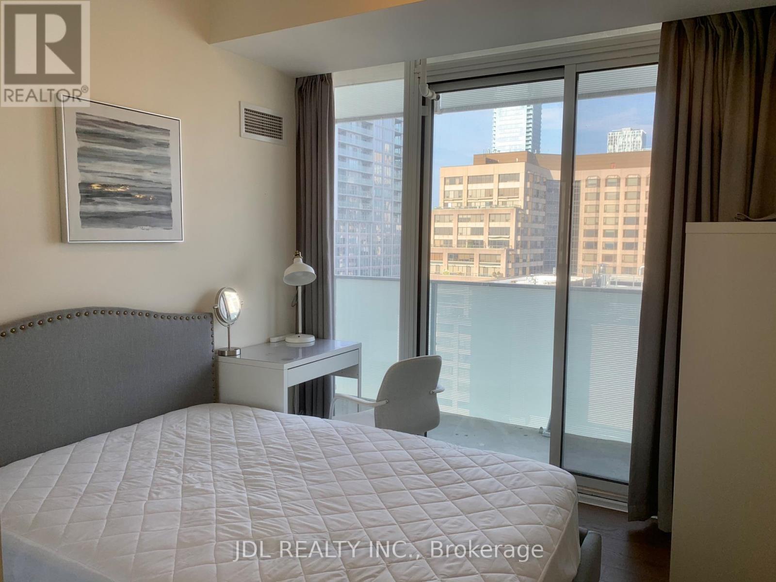 2204 - 200 Bloor Street W, Toronto, Ontario  M5S 1T8 - Photo 15 - C12314221