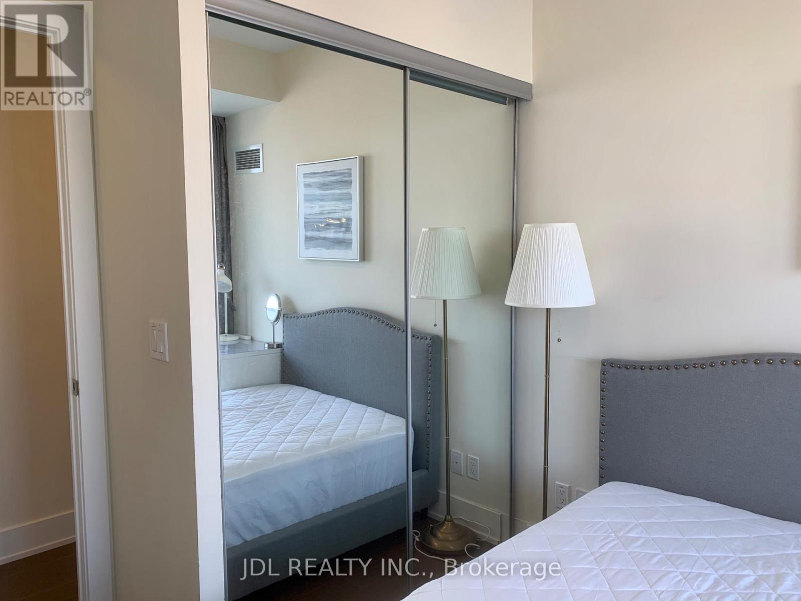 2204 - 200 Bloor Street W, Toronto, Ontario  M5S 1T8 - Photo 11 - C12314221