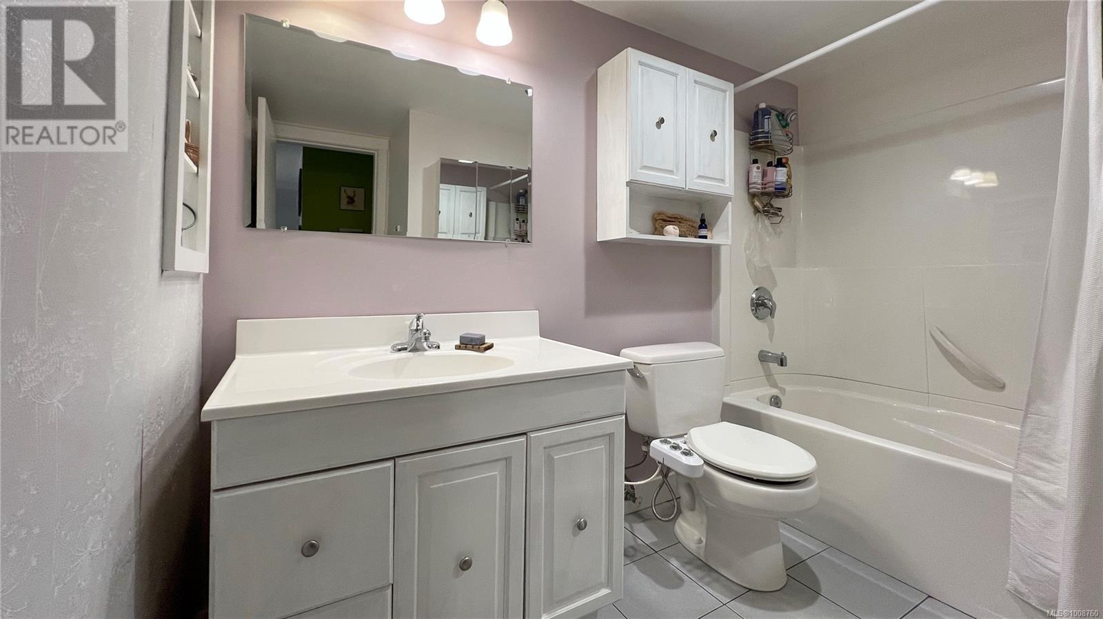 203 1012 Pakington St, Victoria, British Columbia  V8V 3A1 - Photo 17 - 1008760