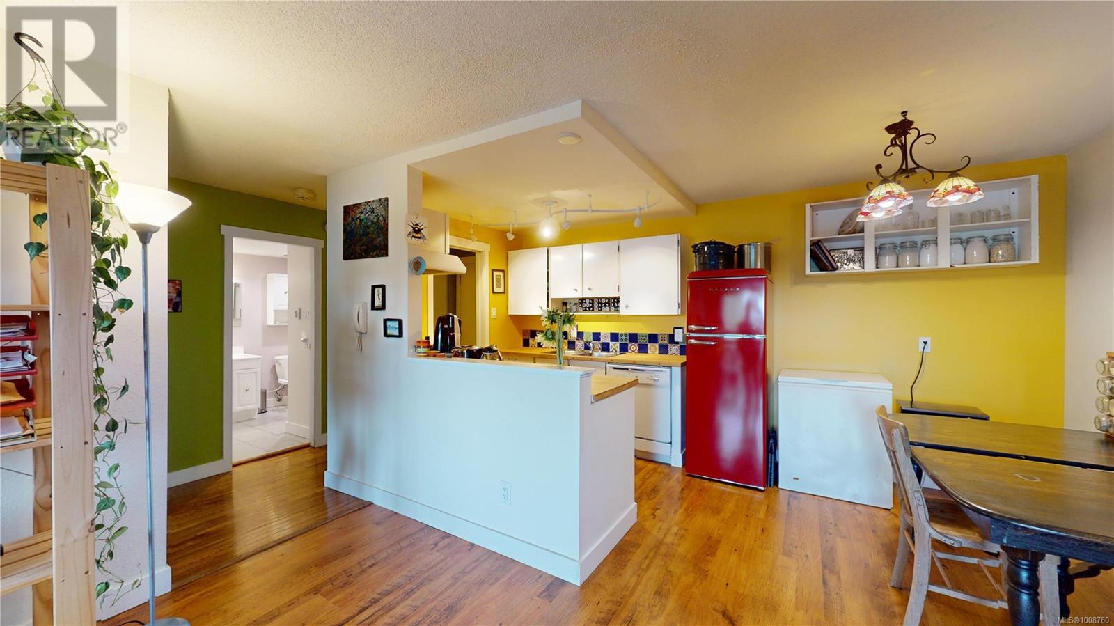 203 1012 Pakington St, Victoria, British Columbia  V8V 3A1 - Photo 8 - 1008760