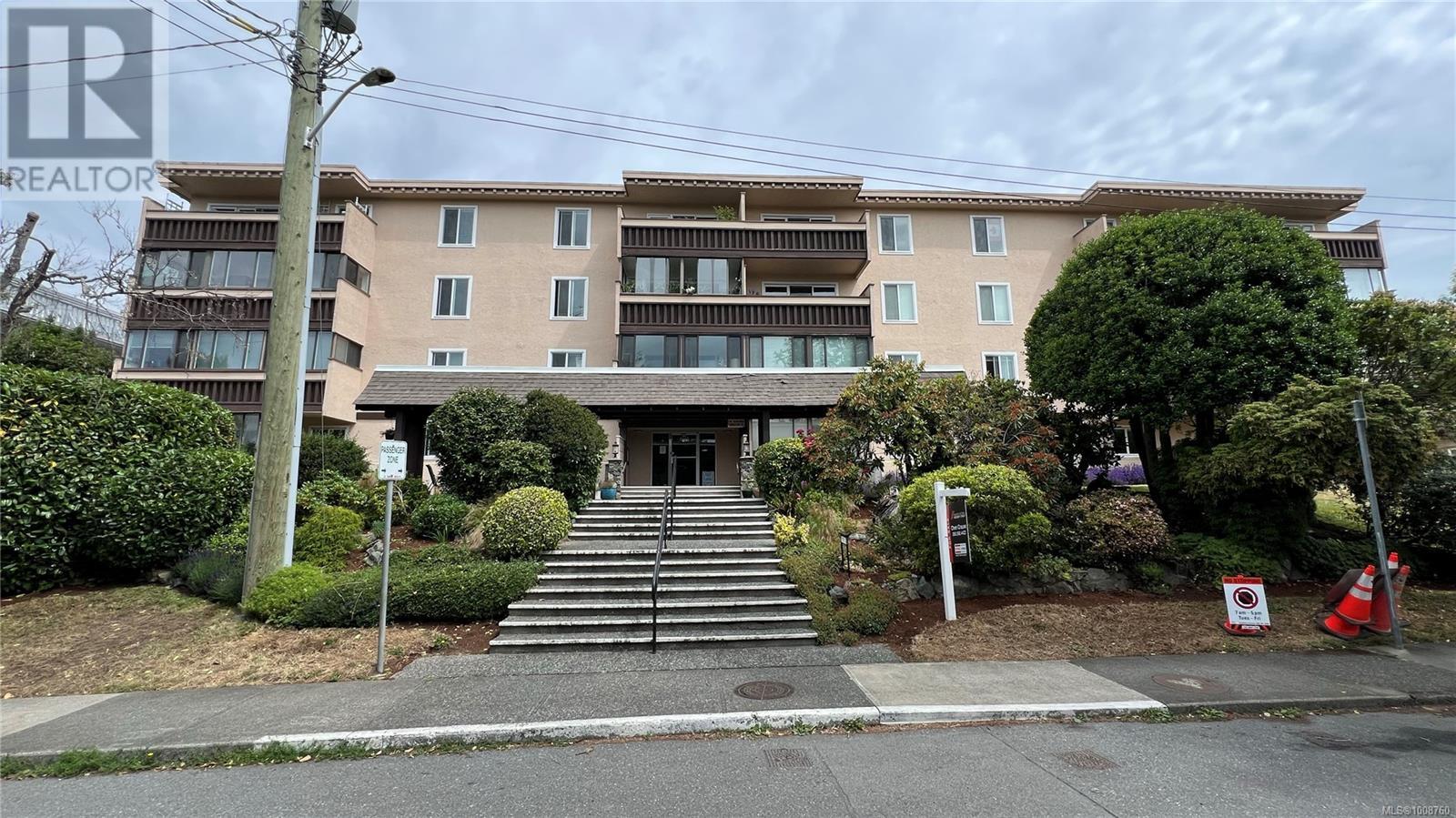203 1012 Pakington St, Victoria, British Columbia  V8V 3A1 - Photo 2 - 1008760