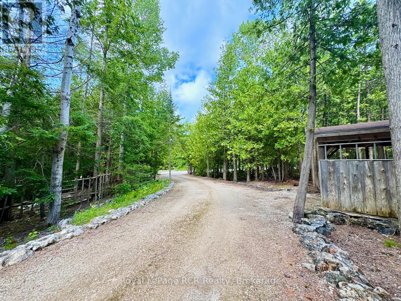 323 East Road Rr 4 Road, Northern Bruce Peninsula, Ontario  N0H 1W0 - Photo 3 - X12314257