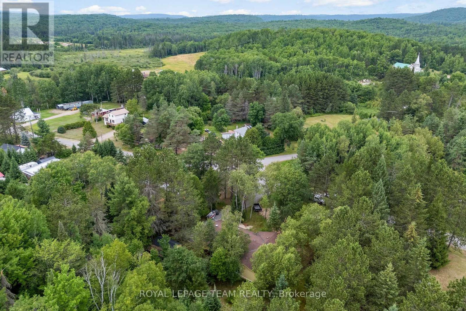 4 Murchison Road, South Algonquin, Ontario  K0J 2C0 - Photo 6 - X12314250