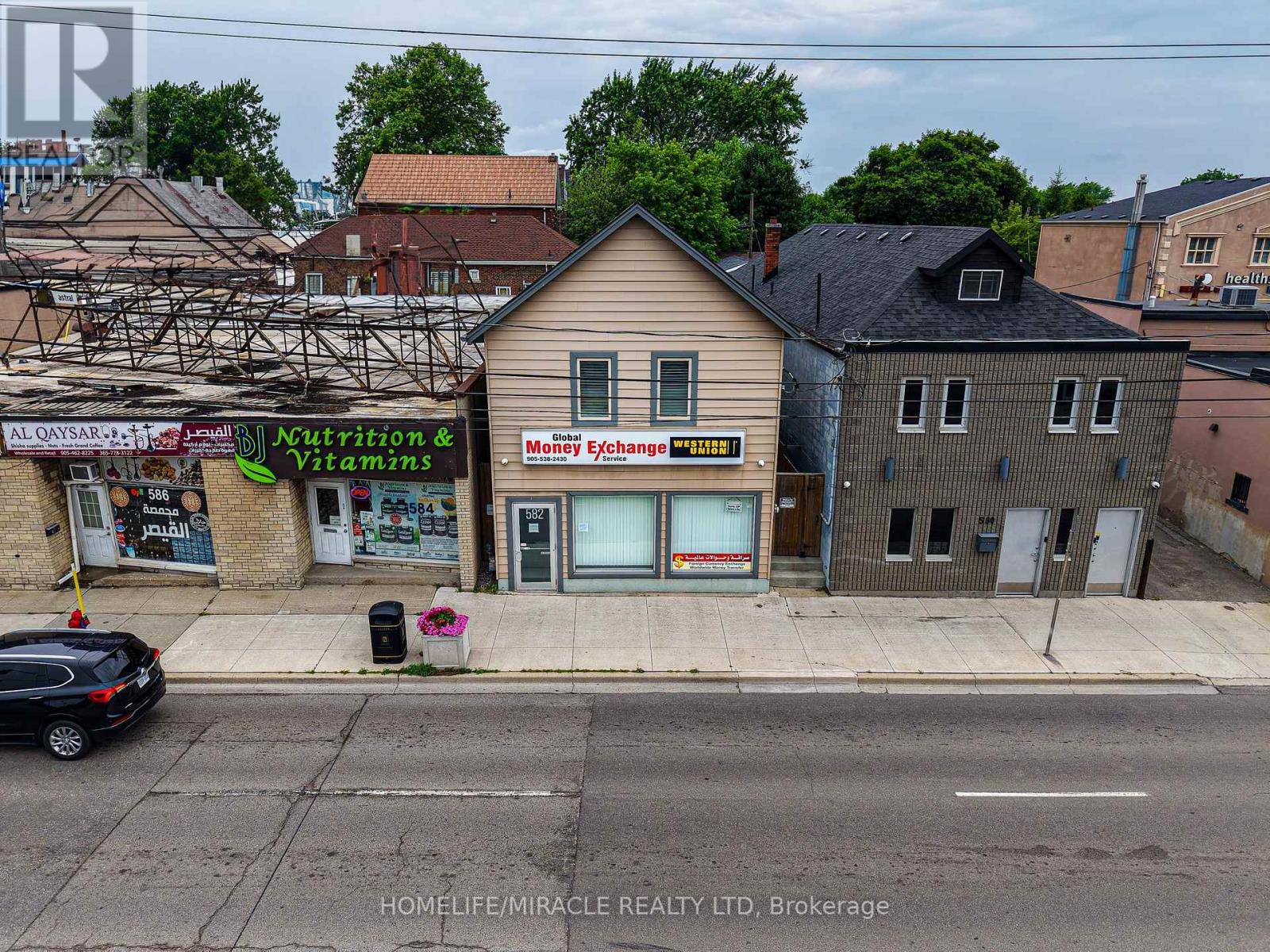 582 Upper James Street, Hamilton, Ontario  L9C 2Y6 - Photo 2 - X12314236