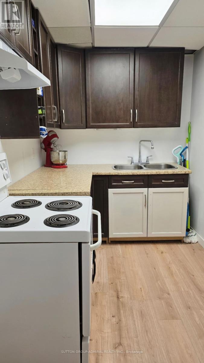 96 Golden Meadow Road, Barrie (Innis-Shore), Ontario  L4N 7G4 - Photo 27 - S12313522