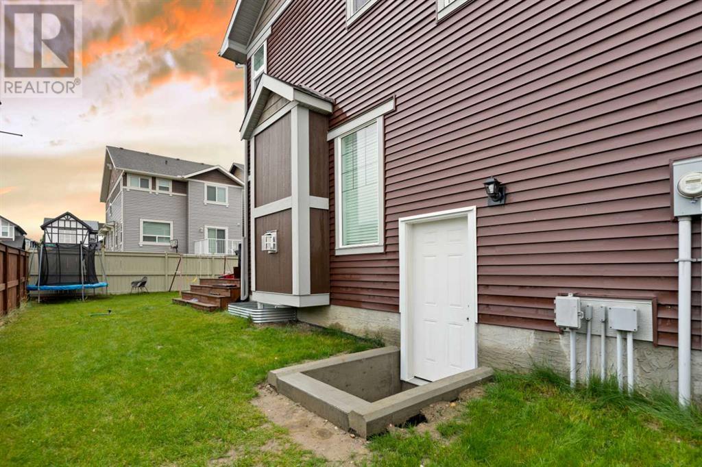 354 Kings Heights Drive, Airdrie, Alberta  T4A 0S1 - Photo 3 - A2243127