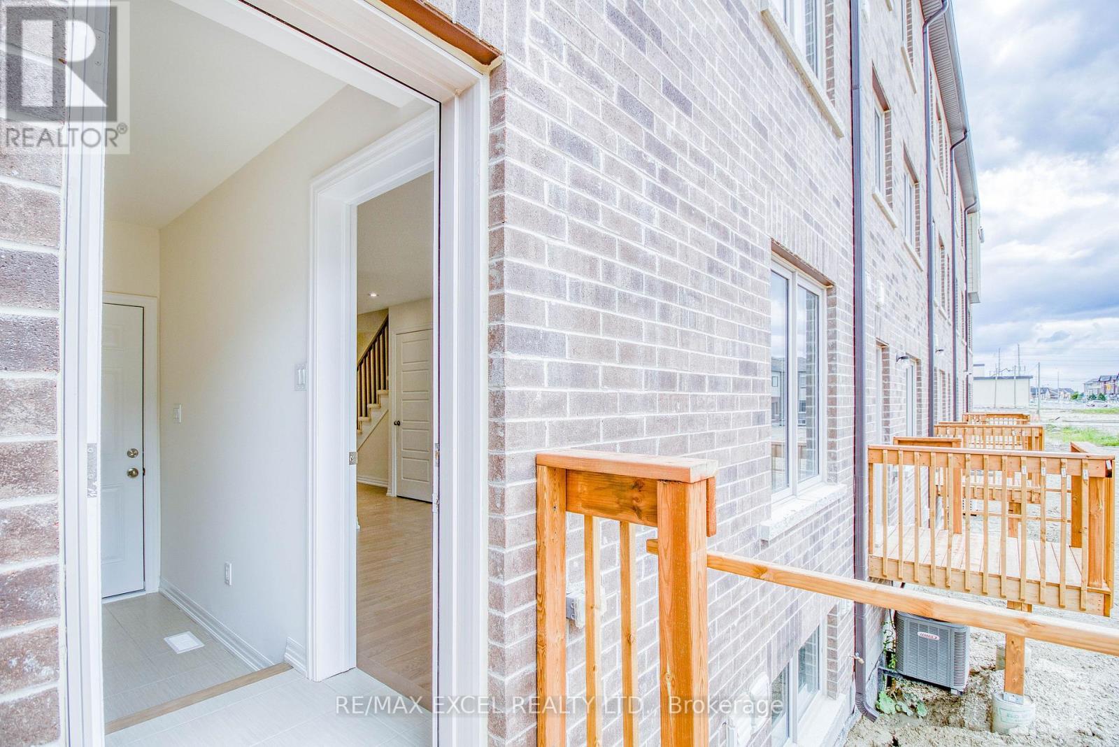 124 Solstice Circle, Newmarket, Ontario  L3X 0L7 - Photo 48 - N12313790