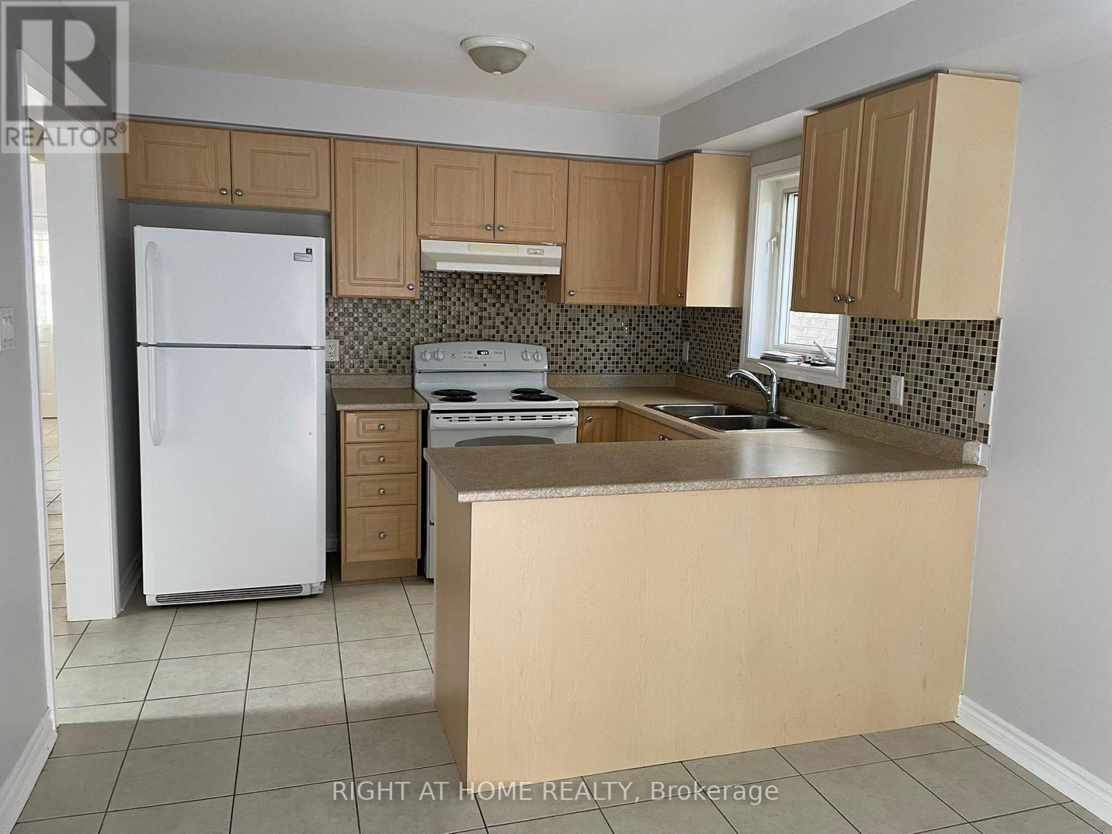 Main And 2nd Level - 35 Echoridge Drive, Brampton, Ontario  L7A 3K8 - Photo 10 - W12314267