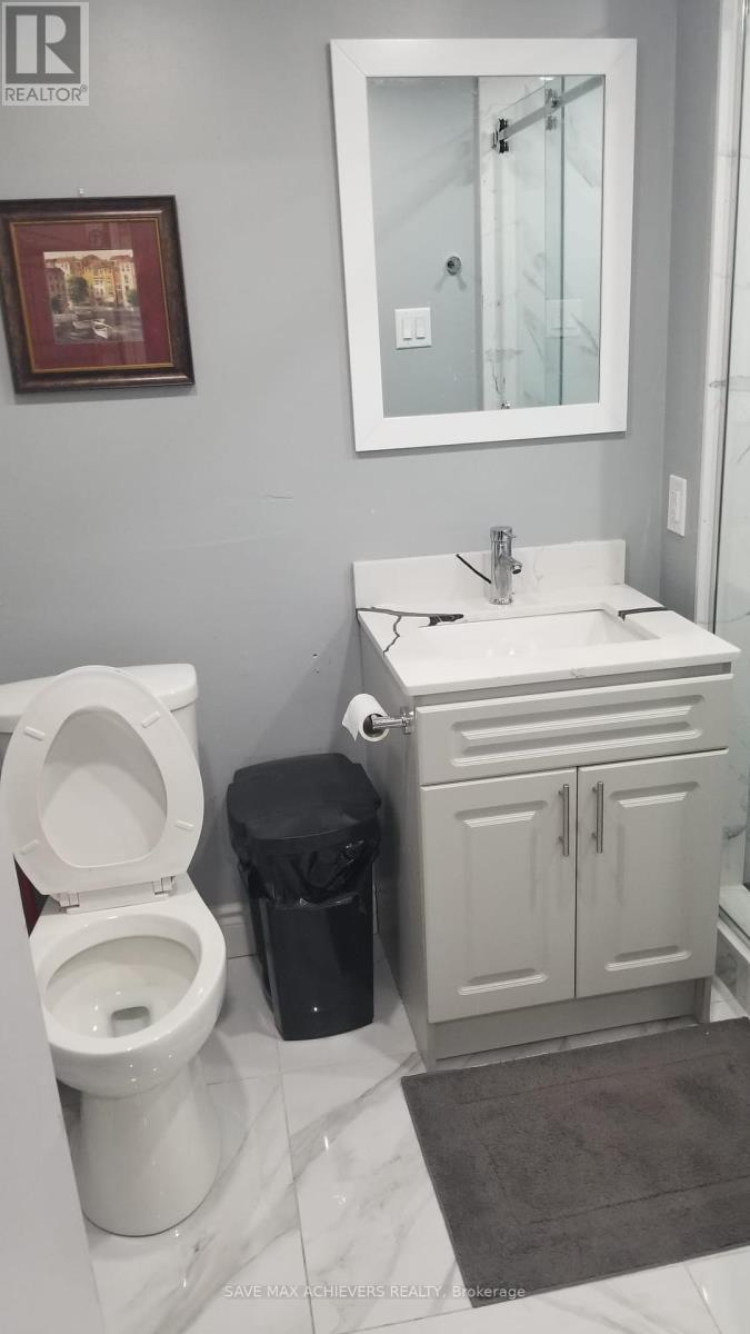 7 Adam Street, Brampton, Ontario  L6Z 2S4 - Photo 9 - W12314273