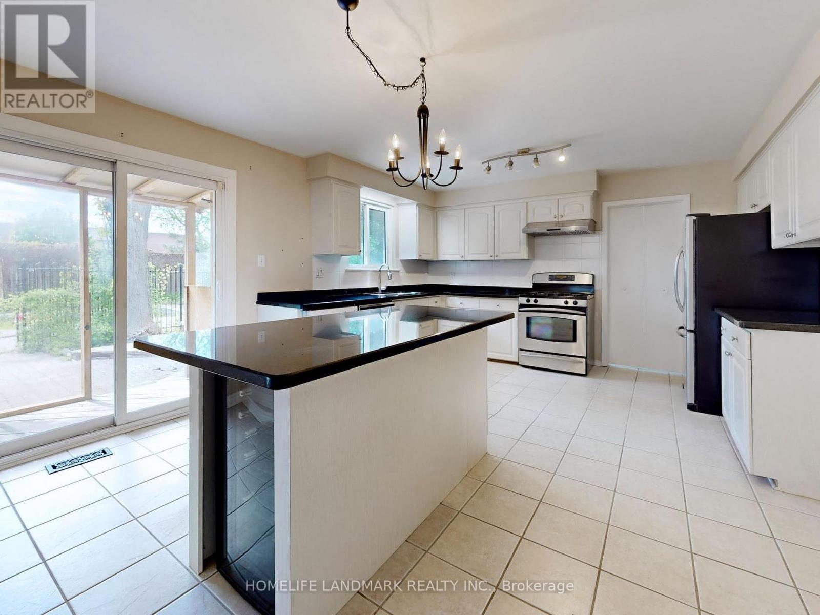 714 Conacher Drive, Toronto, Ontario  M2M 3N6 - Photo 10 - C12314314