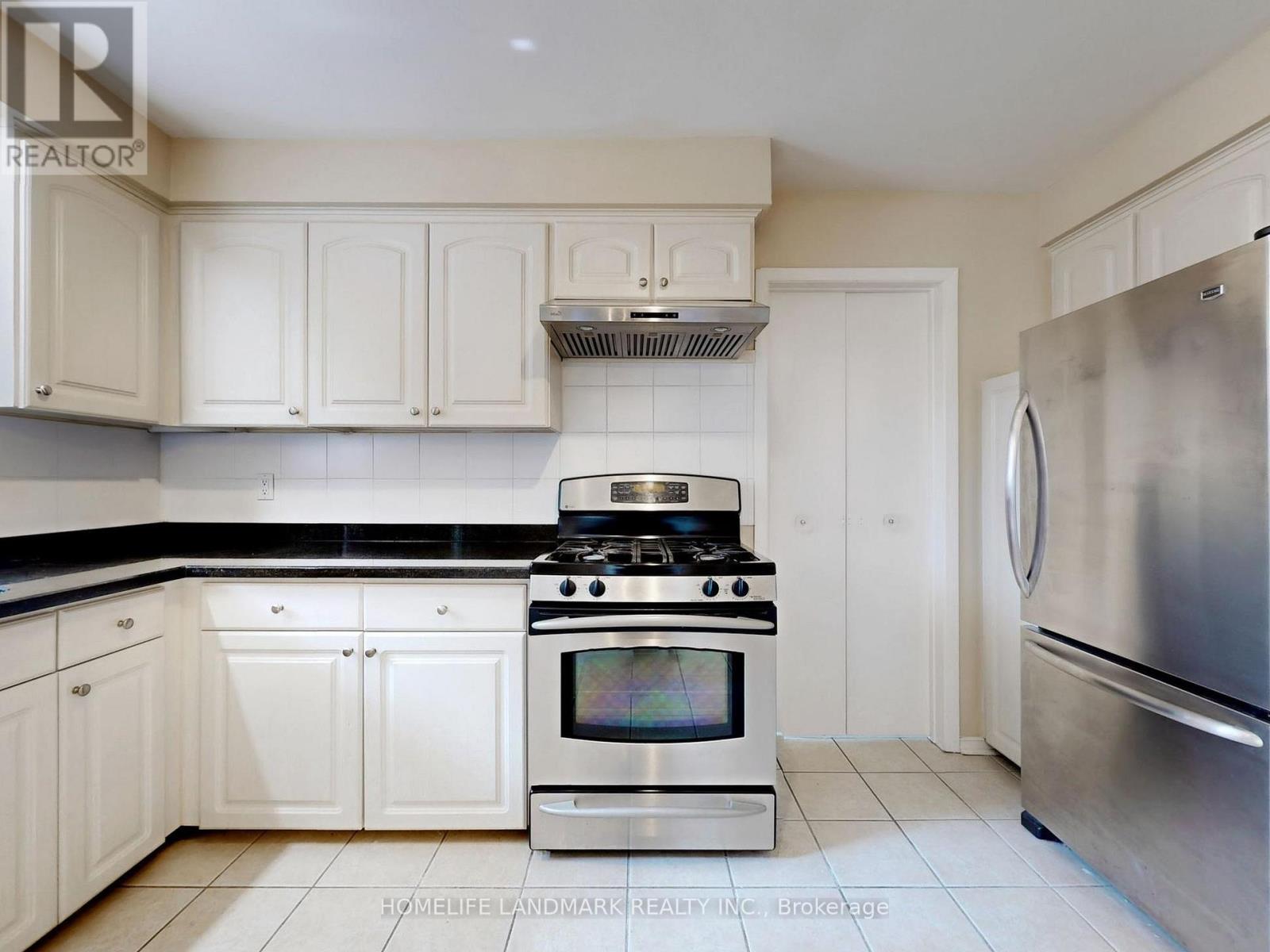 714 Conacher Drive, Toronto, Ontario  M2M 3N6 - Photo 11 - C12314314