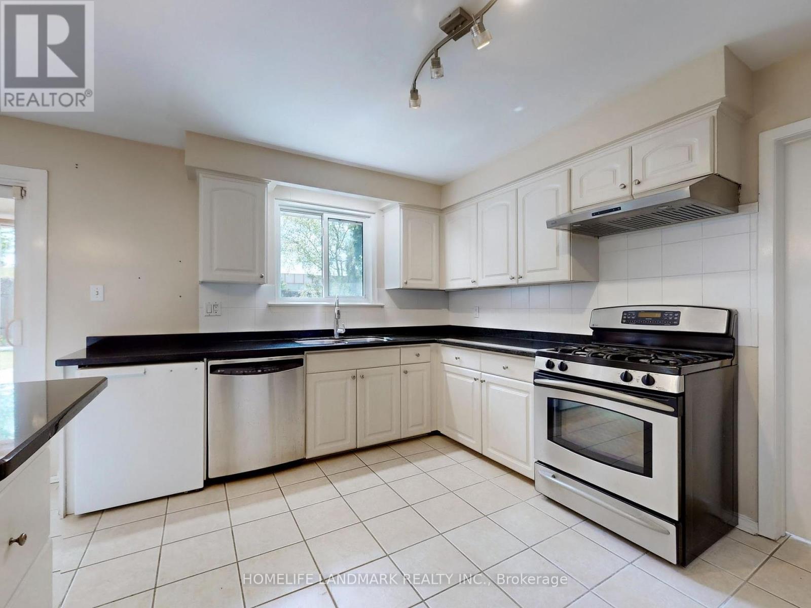 714 Conacher Drive, Toronto, Ontario  M2M 3N6 - Photo 15 - C12314314