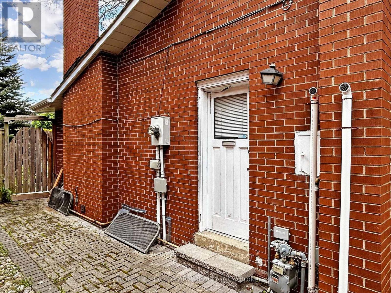 714 Conacher Drive, Toronto, Ontario  M2M 3N6 - Photo 30 - C12314314