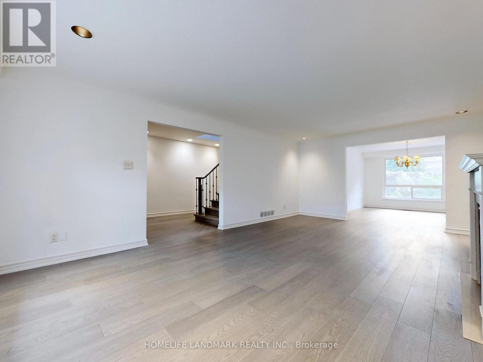 Property at 714 CONACHER DRIVE image 4