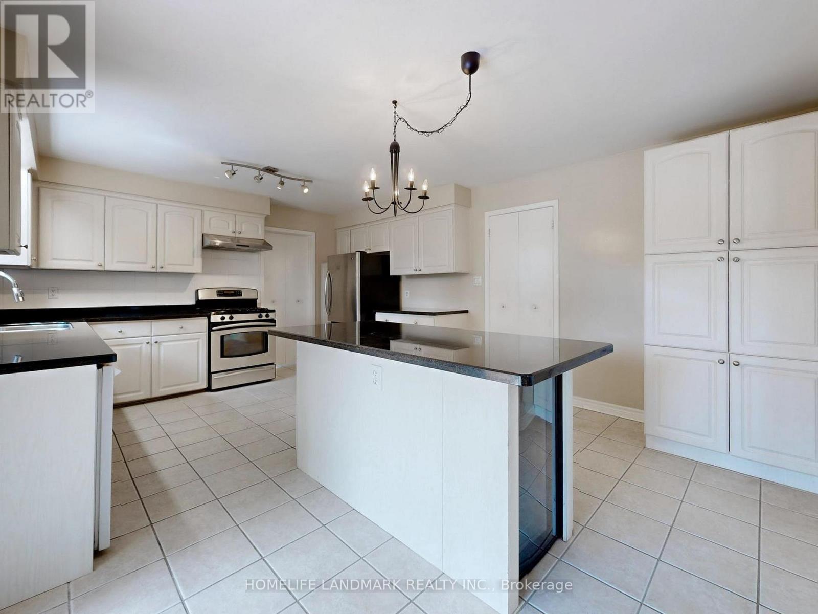 714 Conacher Drive, Toronto, Ontario  M2M 3N6 - Photo 9 - C12314314