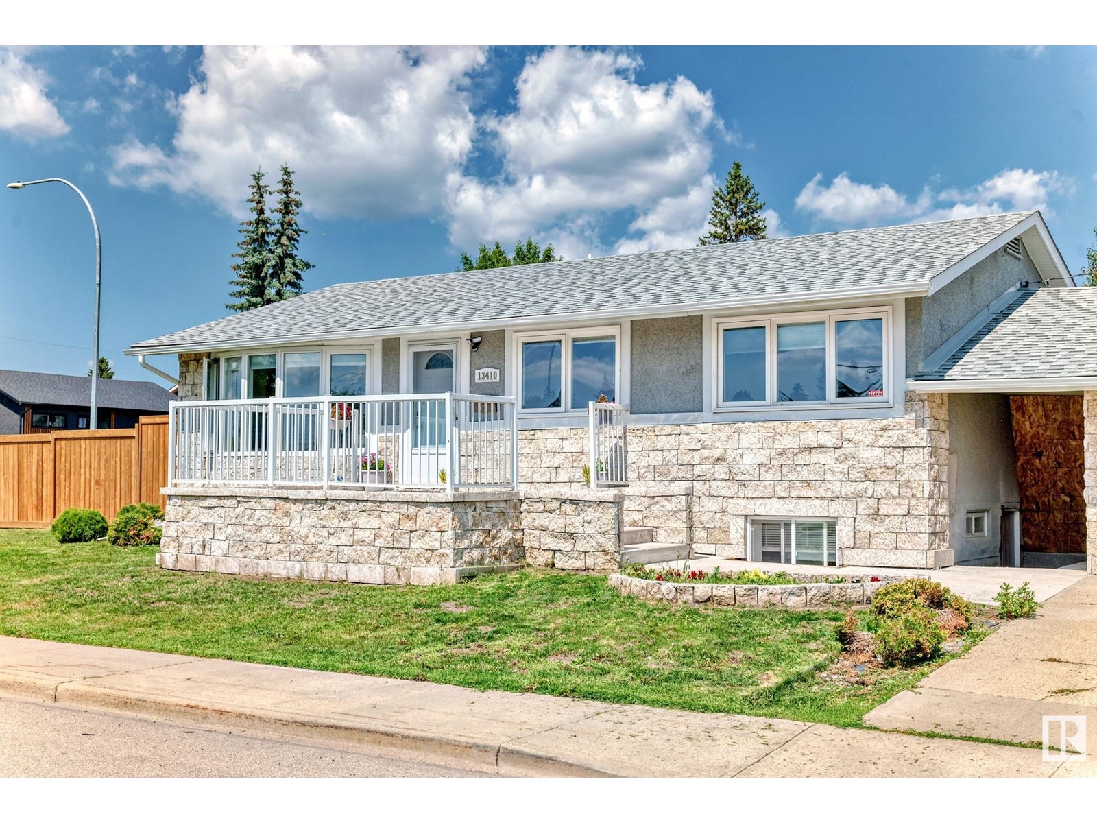 13410 134 Av Nw, Edmonton, Alberta  T5L 3V9 - Photo 1 - E4450261
