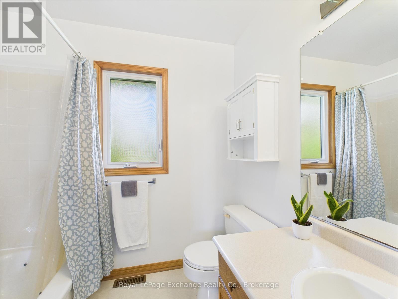 85435 Mcdonald Line, Ashfield-Colborne-Wawanosh, Ontario  N7A 3X9 - Photo 17 - X12314325