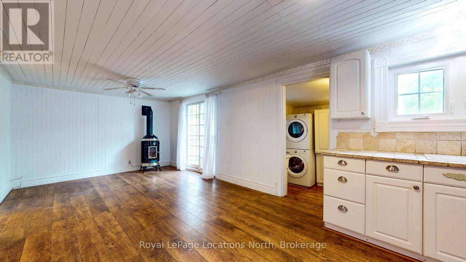 60 Parkwood Drive, Wasaga Beach, Ontario  L9Z 2T2 - Photo 21 - S12285366