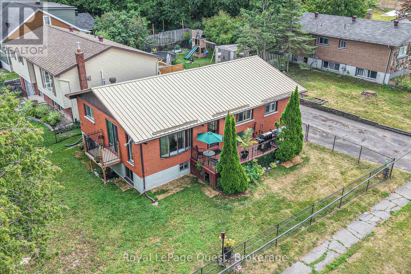 129 Simcoe Street, Orillia, Ontario  L3V 1G8 - Photo 1 - S12314361