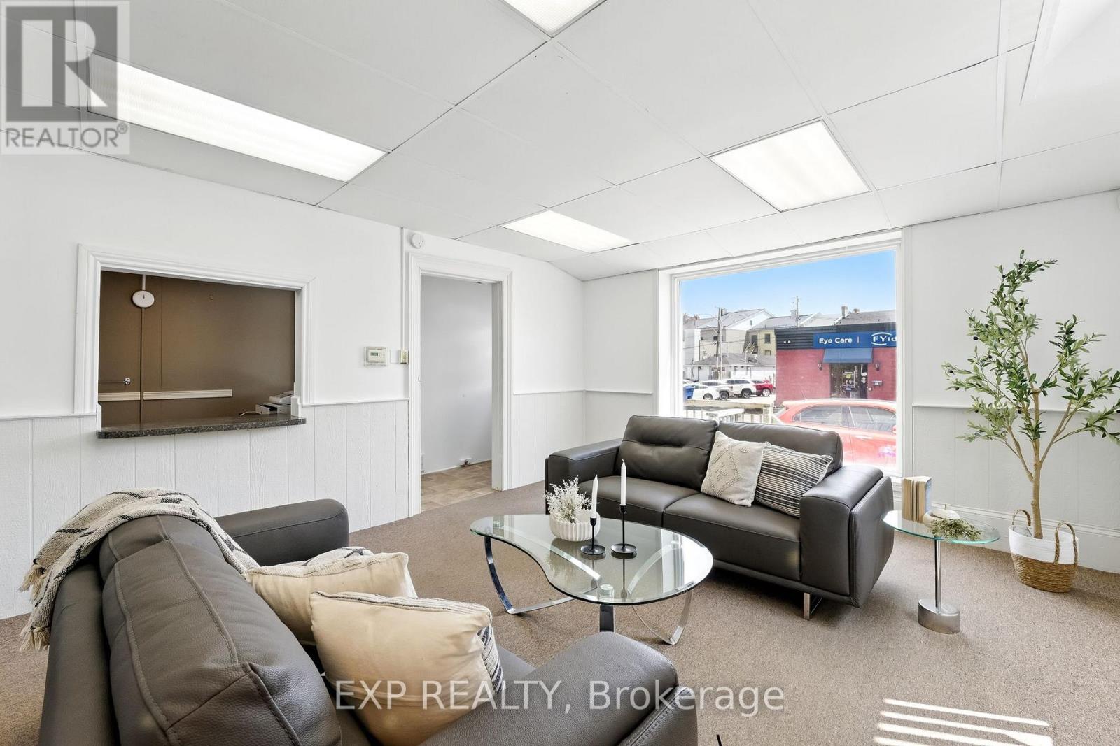 46 Covert Street, Cobourg, Ontario  K9A 2L6 - Photo 10 - X12314368