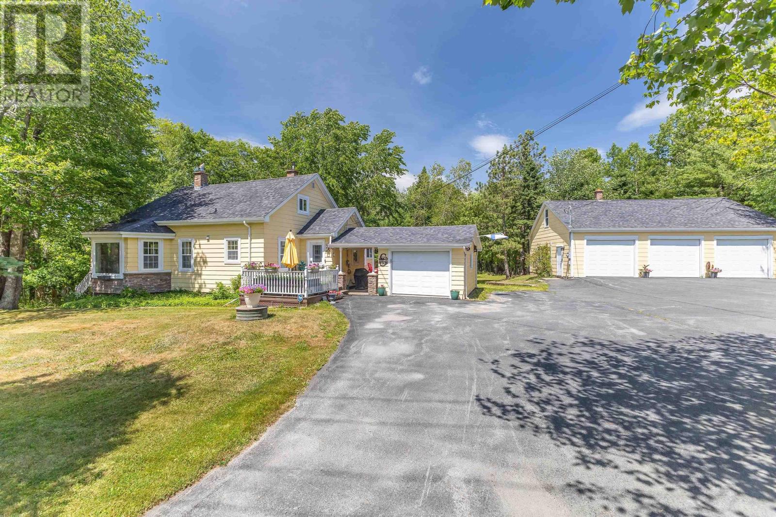 42 Oldham Road, Enfield, Nova Scotia  B2T 1E2 - Photo 1 - 202519016