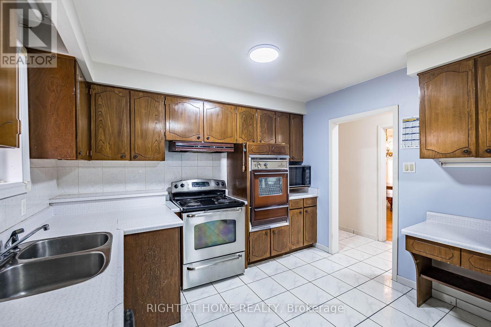 233 Faywood Boulevard, Toronto, Ontario  M3H 2Y3 - Photo 15 - C12308943