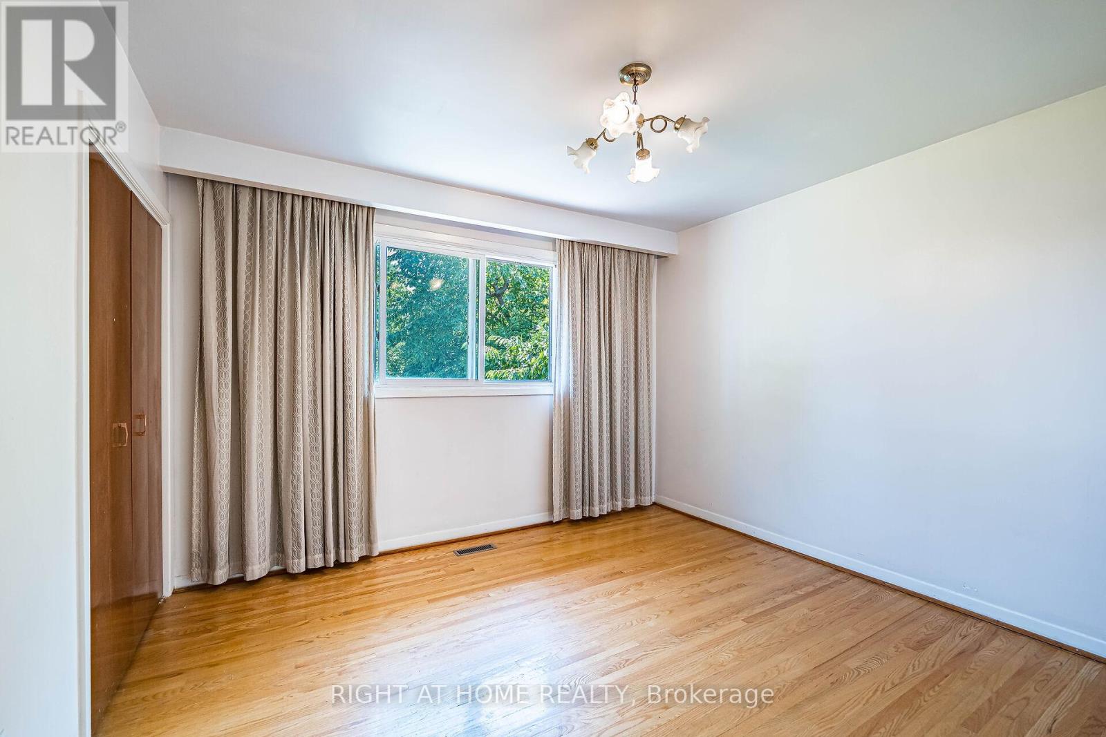 233 Faywood Boulevard, Toronto, Ontario  M3H 2Y3 - Photo 24 - C12308943