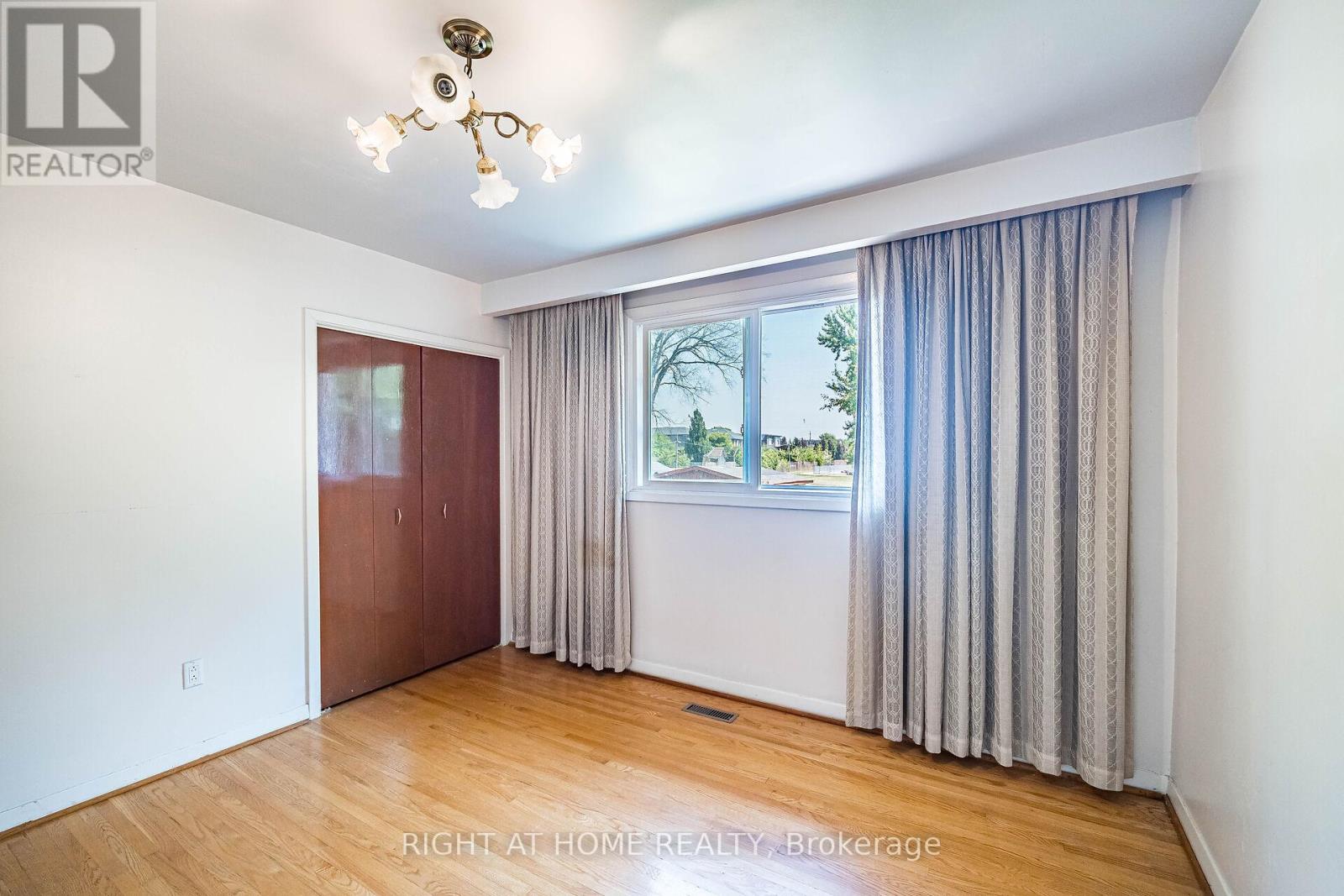 233 Faywood Boulevard, Toronto, Ontario  M3H 2Y3 - Photo 26 - C12308943