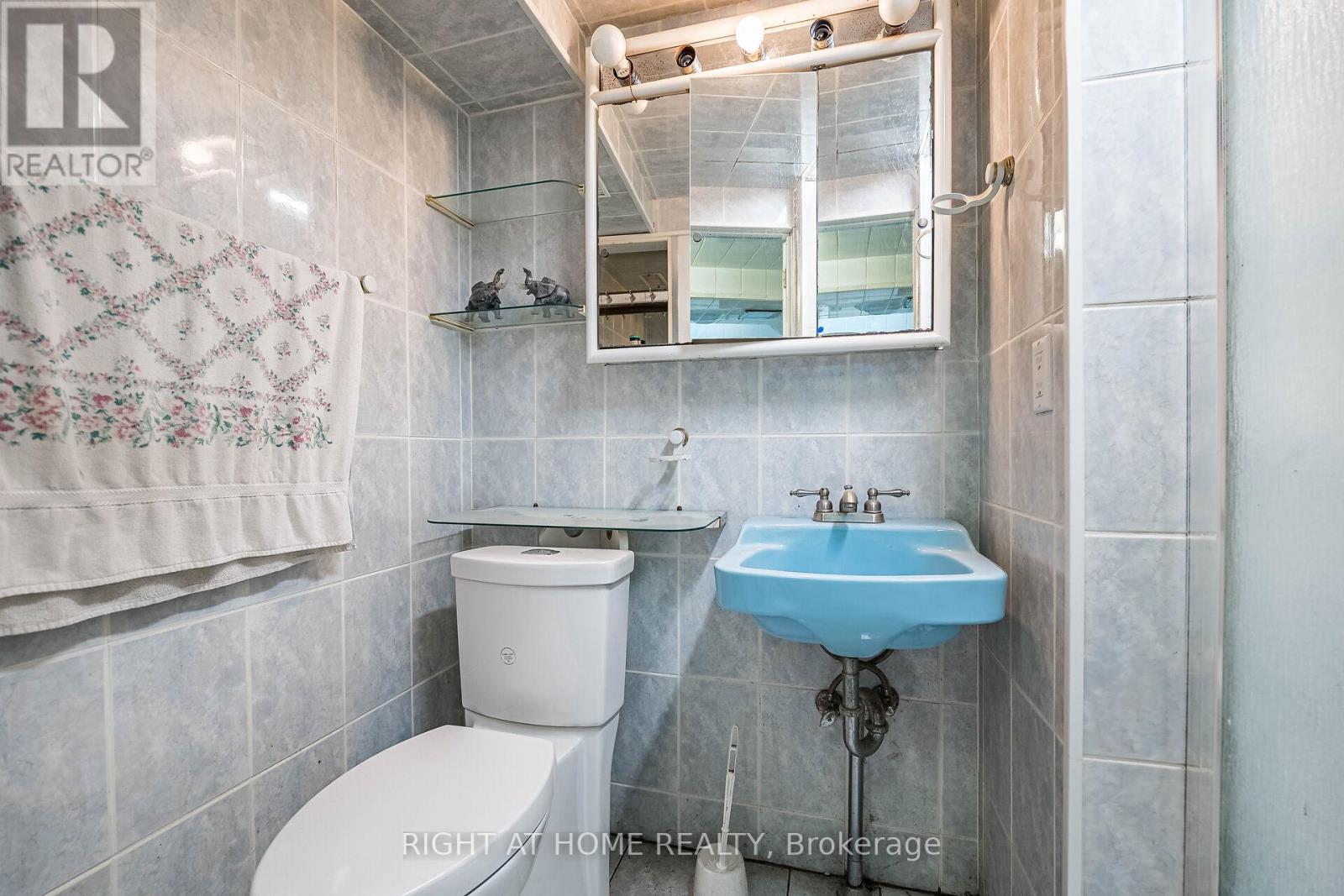 233 Faywood Boulevard, Toronto, Ontario  M3H 2Y3 - Photo 37 - C12308943
