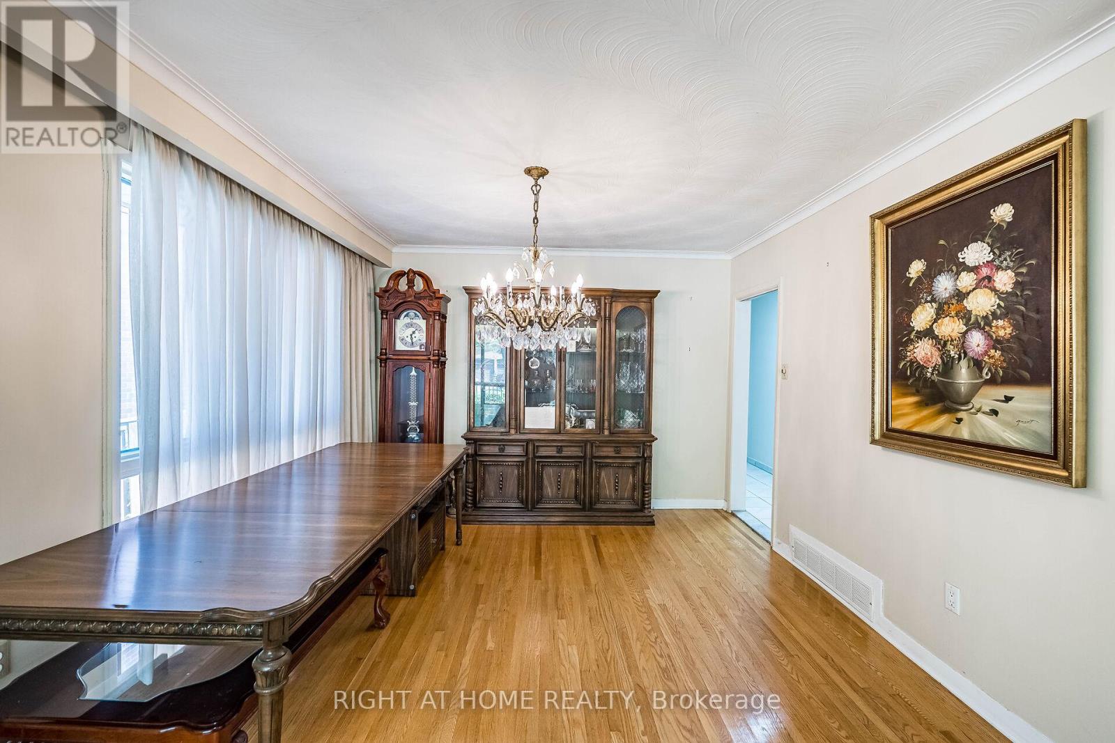 233 Faywood Boulevard, Toronto, Ontario  M3H 2Y3 - Photo 10 - C12308943