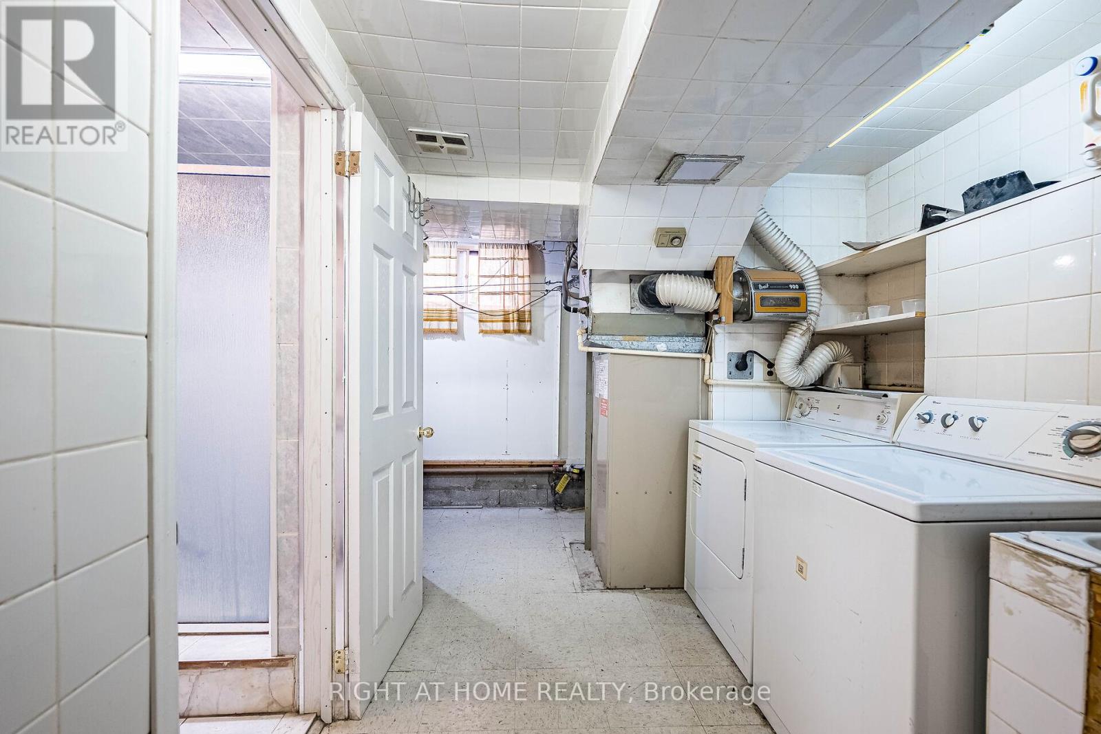 233 Faywood Boulevard, Toronto, Ontario  M3H 2Y3 - Photo 36 - C12308943