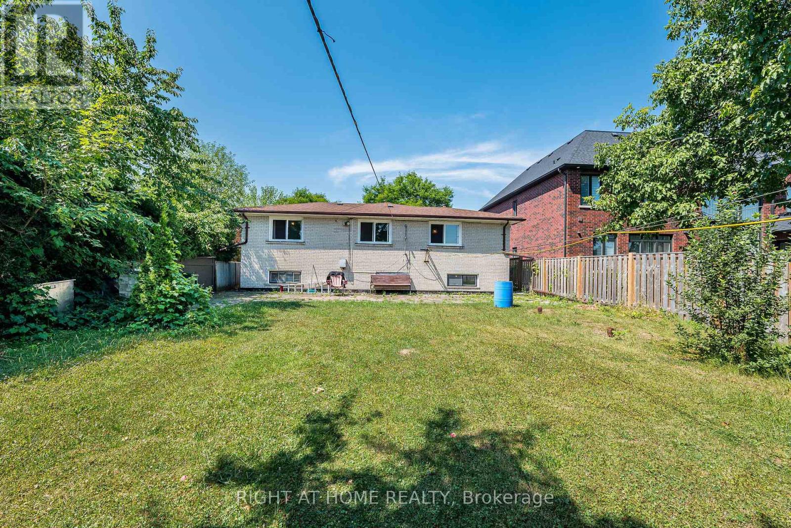 233 Faywood Boulevard, Toronto, Ontario  M3H 2Y3 - Photo 48 - C12308943