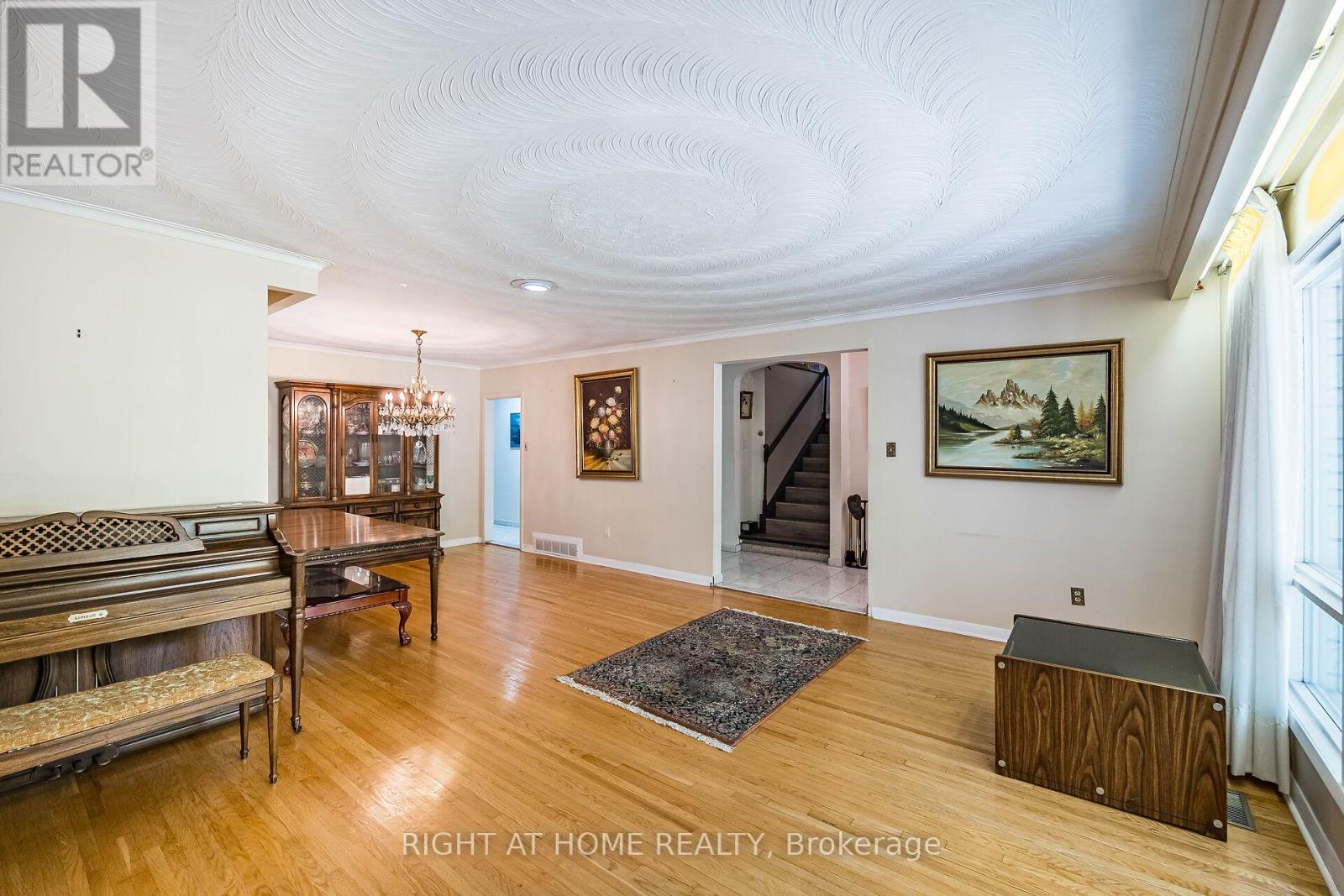233 Faywood Boulevard, Toronto, Ontario  M3H 2Y3 - Photo 7 - C12308943