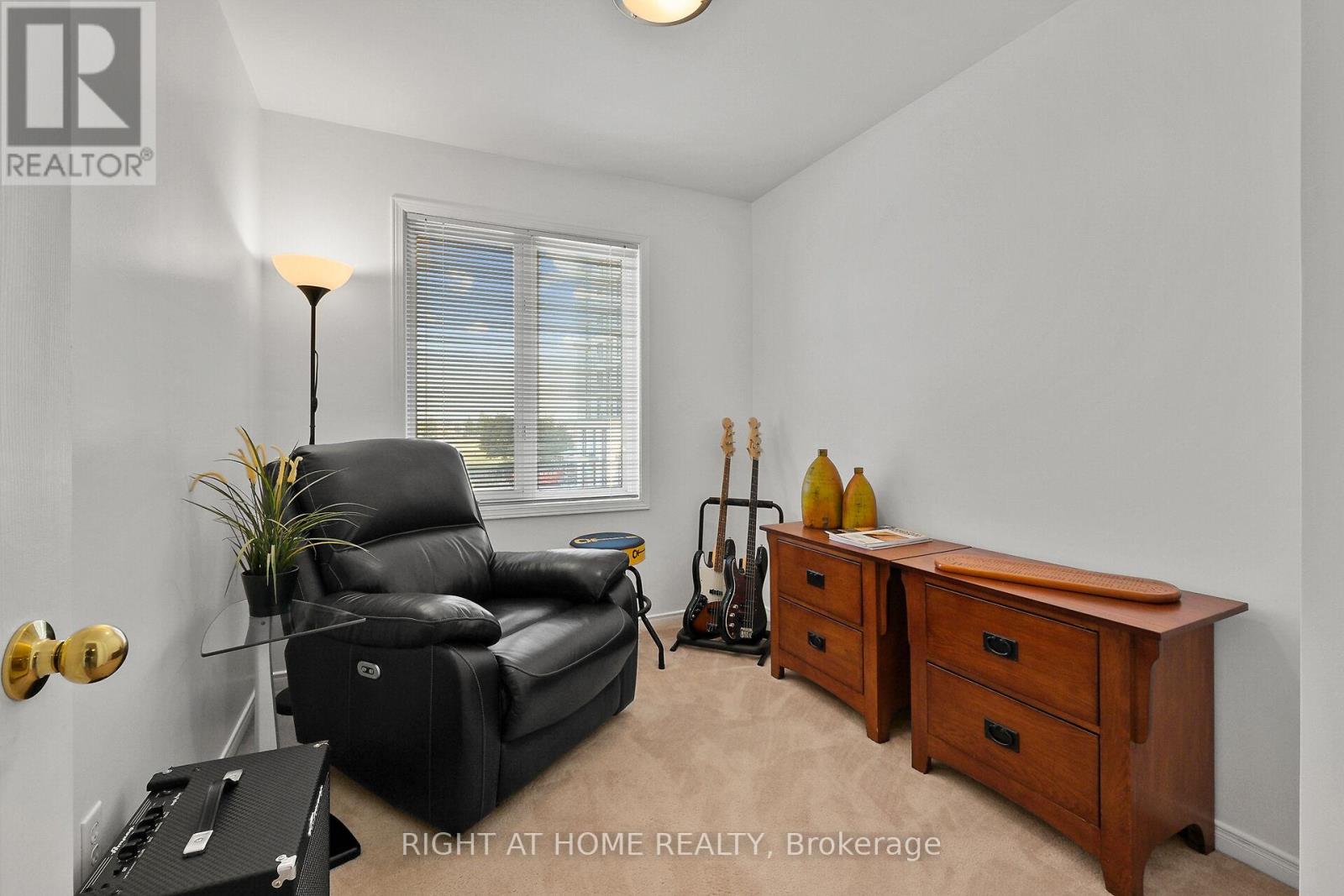 85 Thornbury Crescent, Ottawa, Ontario  K2G 6C4 - Photo 14 - X12314354