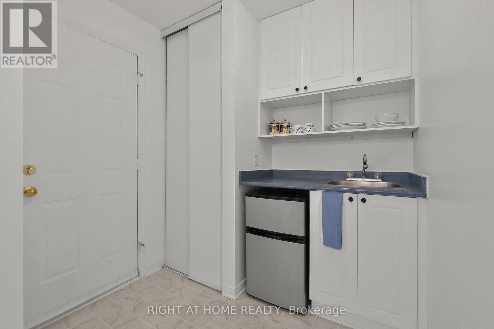 85 Thornbury Crescent, Ottawa, Ontario  K2G 6C4 - Photo 22 - X12314354