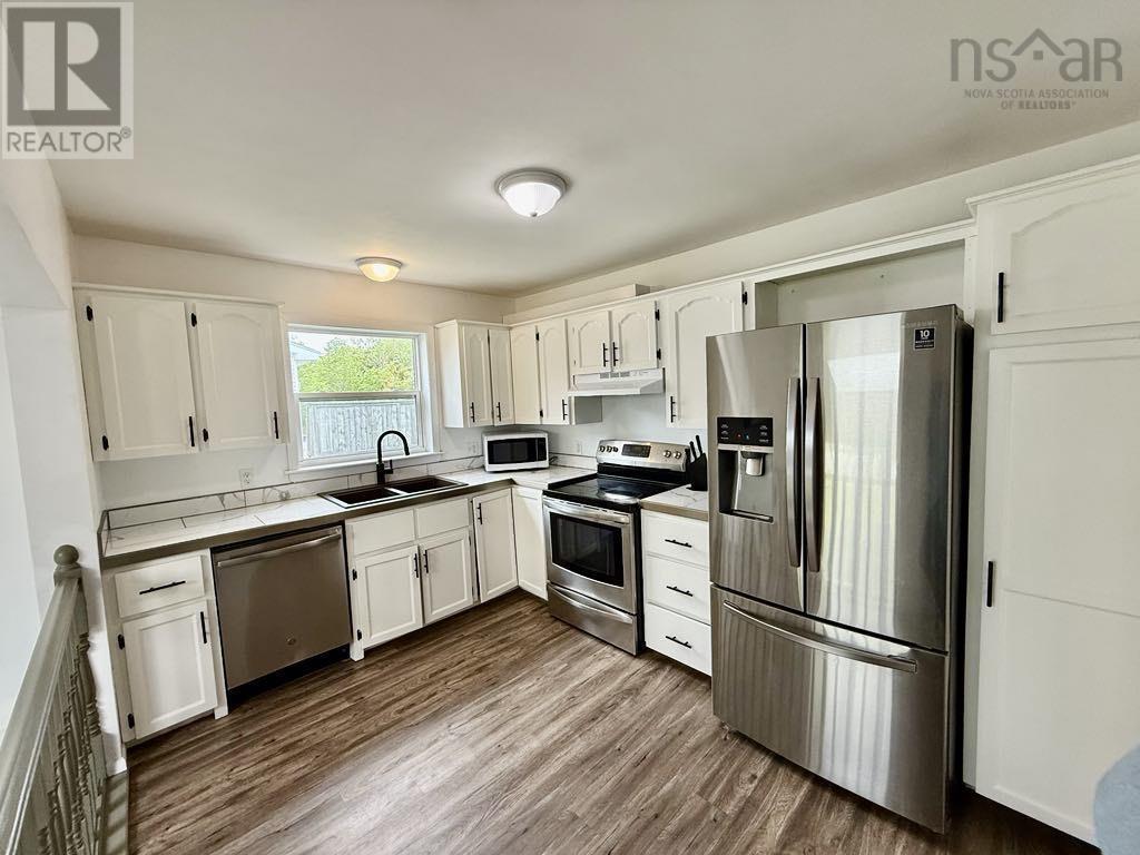 38 Beacon Street, Yarmouth, Nova Scotia  B5A 2W4 - Photo 8 - 202514652