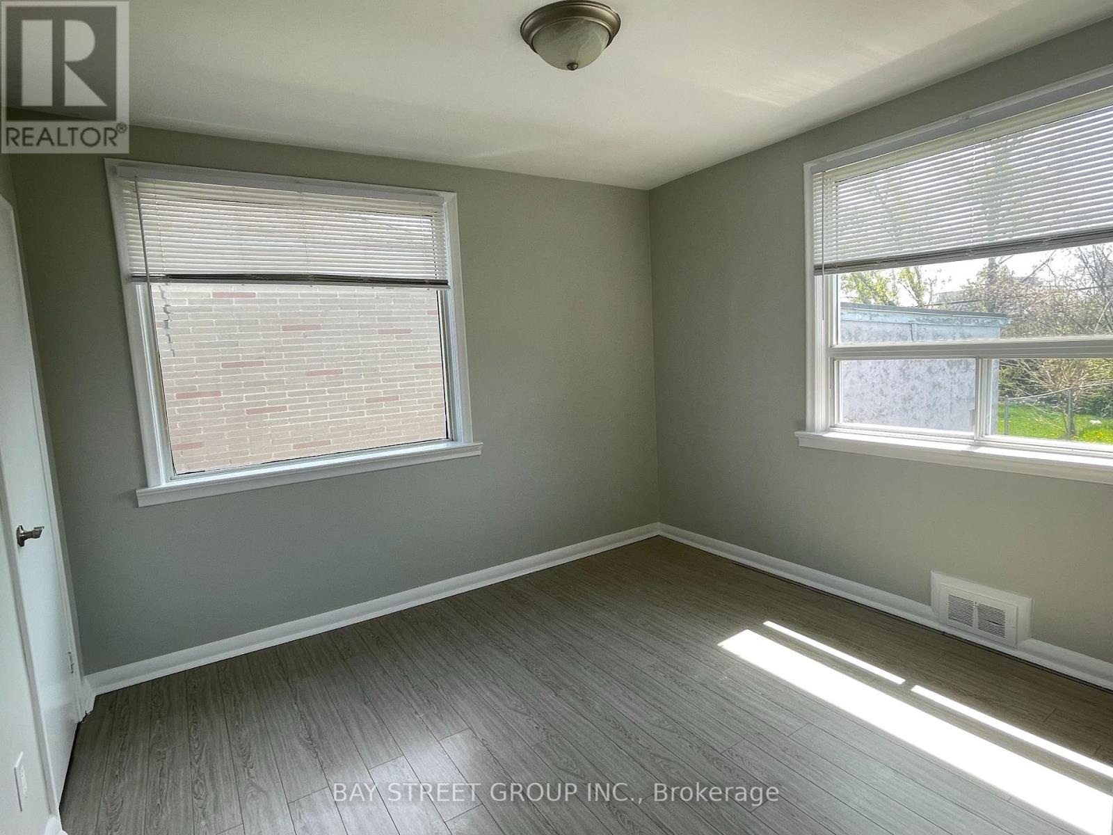 Main - 33 Bentworth Avenue, Toronto, Ontario  M6A 1P1 - Photo 10 - W12314369