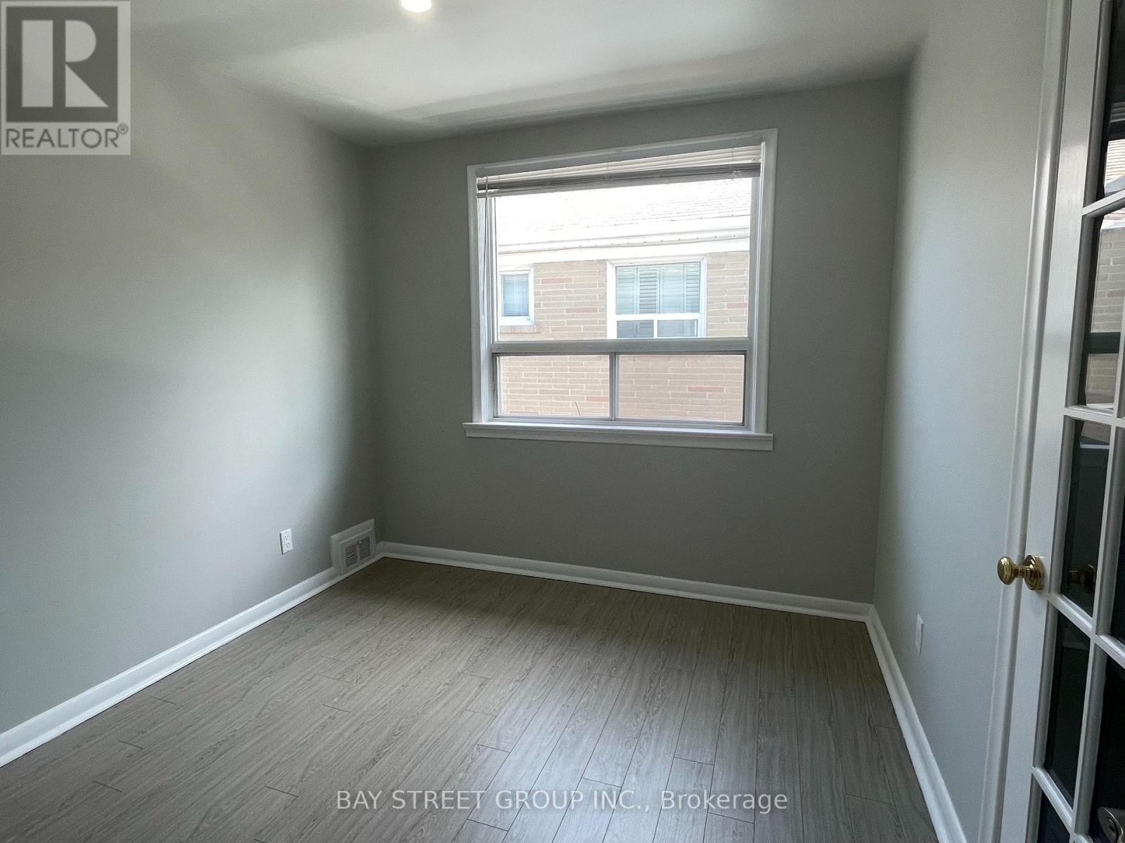 Main - 33 Bentworth Avenue, Toronto, Ontario  M6A 1P1 - Photo 11 - W12314369
