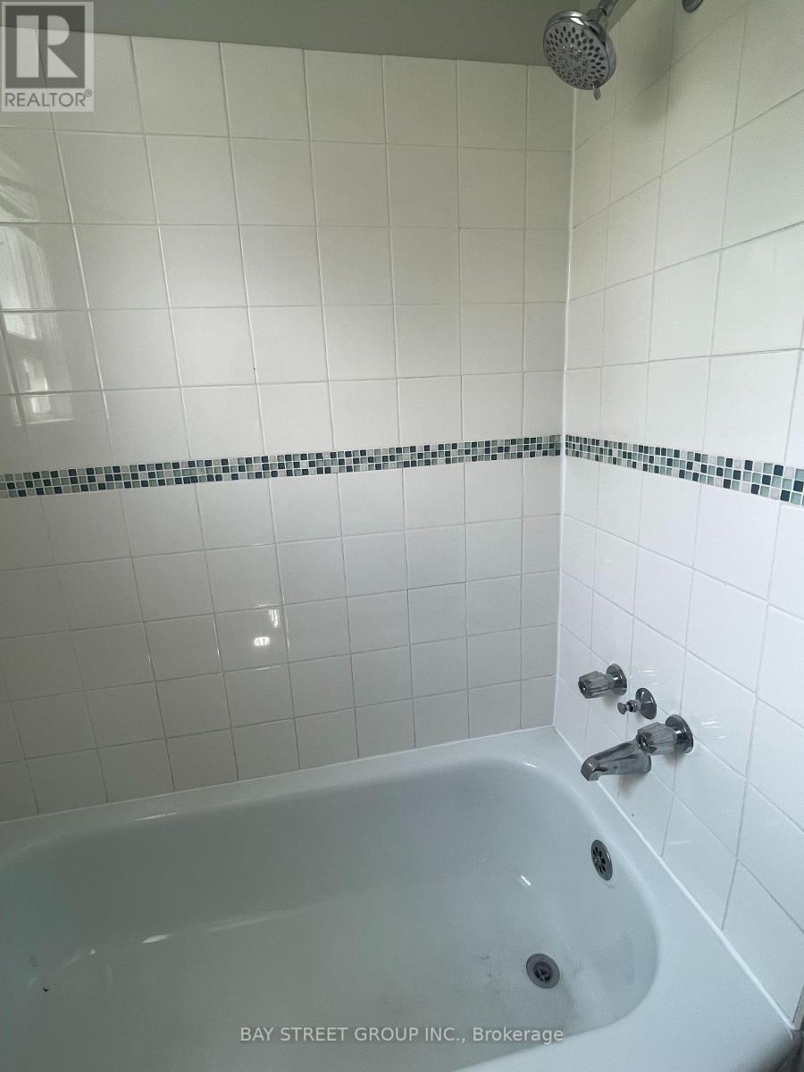 Main - 33 Bentworth Avenue, Toronto, Ontario  M6A 1P1 - Photo 12 - W12314369