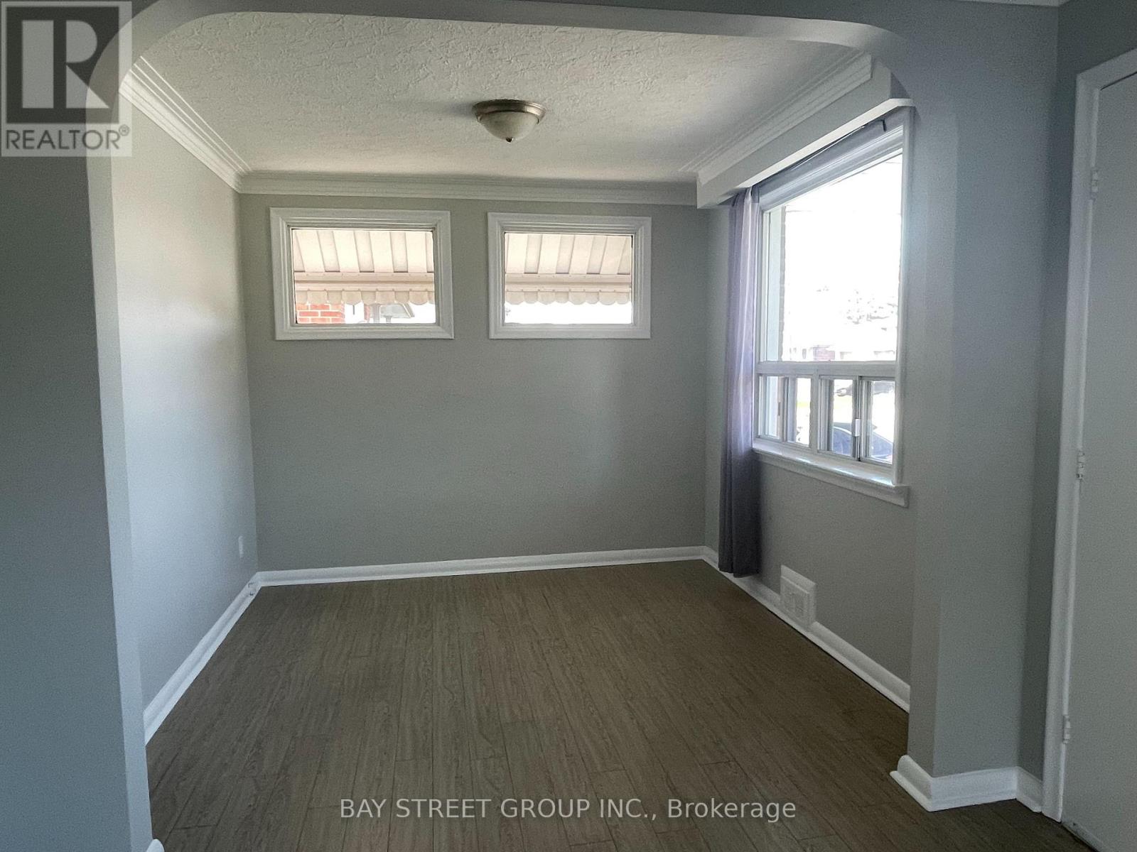 Main - 33 Bentworth Avenue, Toronto, Ontario  M6A 1P1 - Photo 4 - W12314369