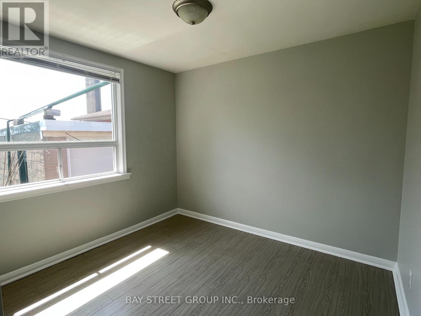 Main - 33 Bentworth Avenue, Toronto, Ontario  M6A 1P1 - Photo 9 - W12314369
