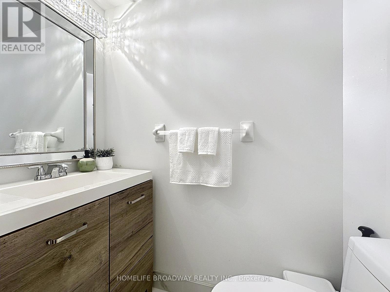 1 Hearthstone Crescent, Richmond Hill, Ontario  L4B 3E2 - Photo 16 - N12314370