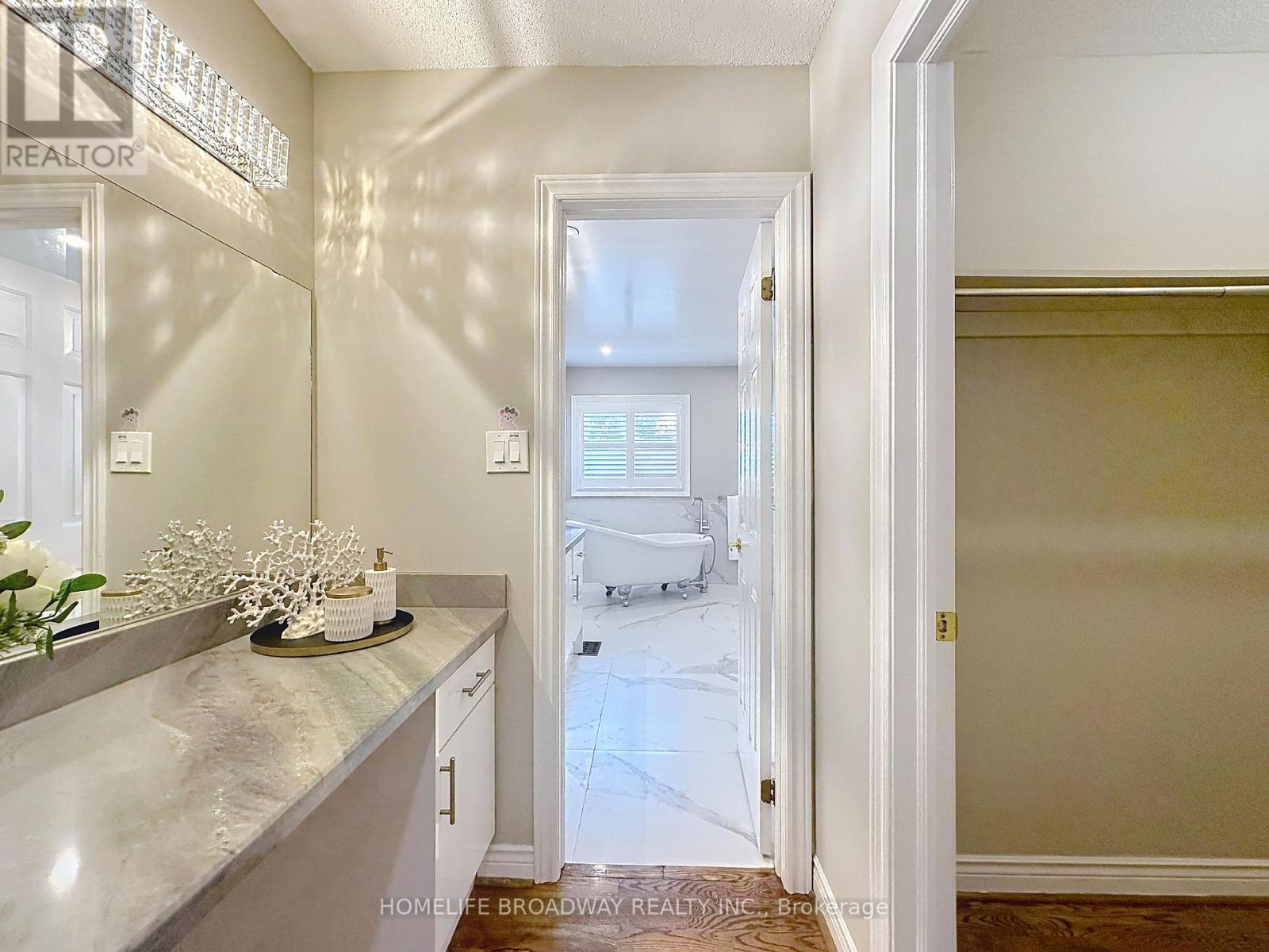 1 Hearthstone Crescent, Richmond Hill, Ontario  L4B 3E2 - Photo 24 - N12314370