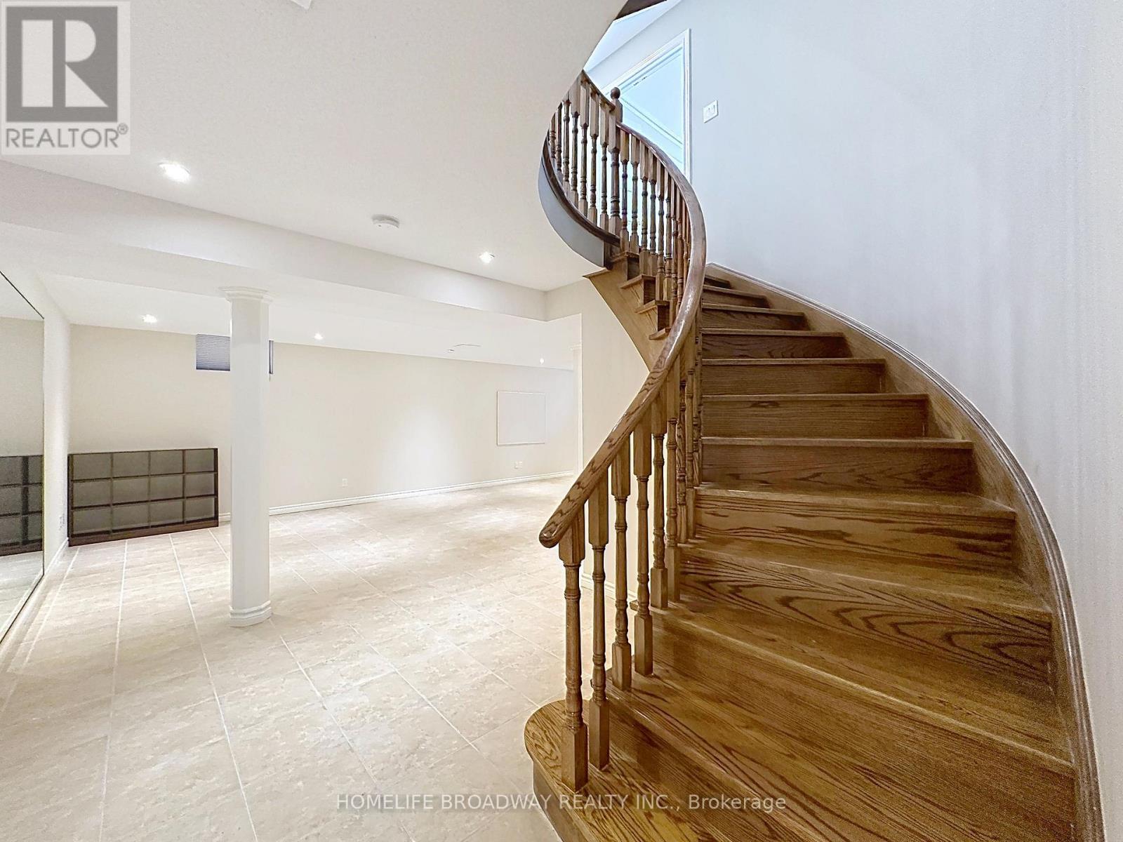 1 Hearthstone Crescent, Richmond Hill, Ontario  L4B 3E2 - Photo 32 - N12314370
