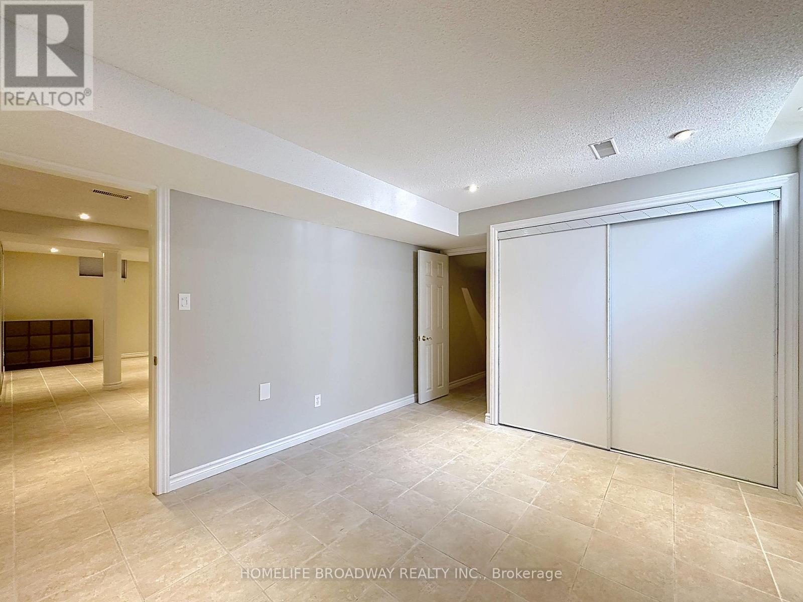 1 Hearthstone Crescent, Richmond Hill, Ontario  L4B 3E2 - Photo 35 - N12314370