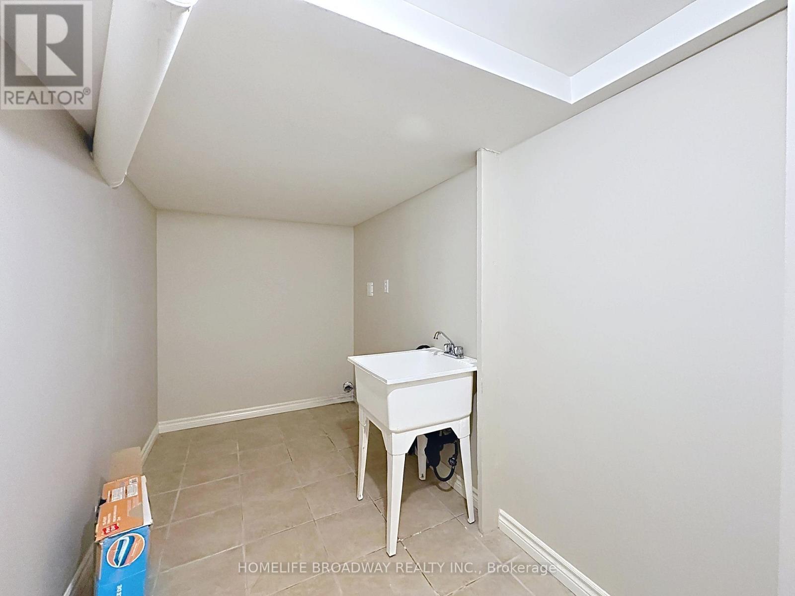 1 Hearthstone Crescent, Richmond Hill, Ontario  L4B 3E2 - Photo 38 - N12314370