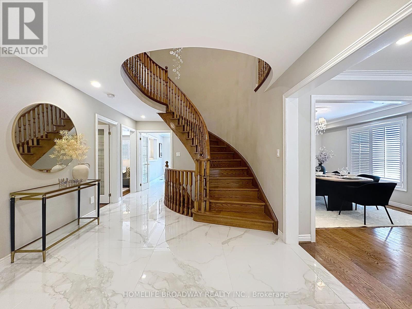 Property at 1 HEARTHSTONE CRESCENT image 4