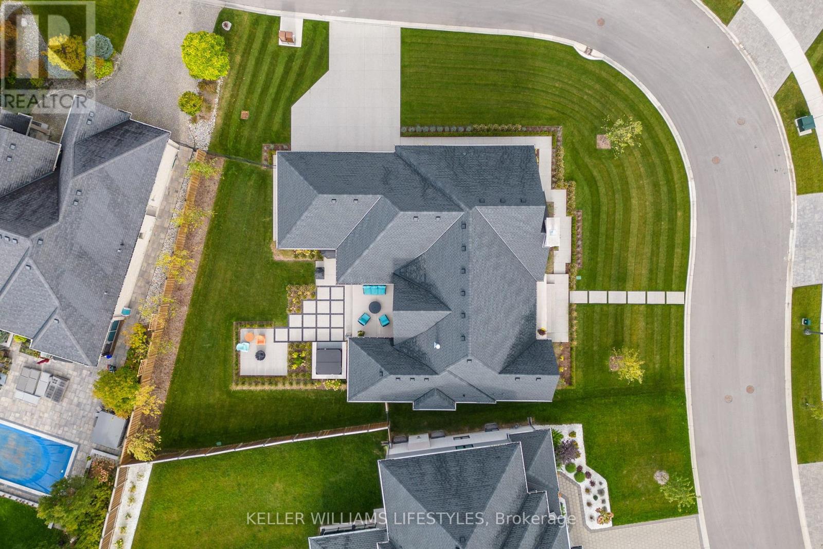 Property at 490 EAGLETRACE DRIVE image 3