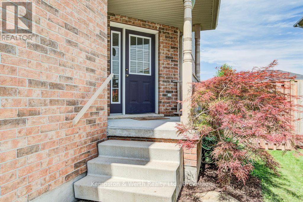 457 Danby Street E, North Perth, Ontario  N4W 0A5 - Photo 5 - X12314413